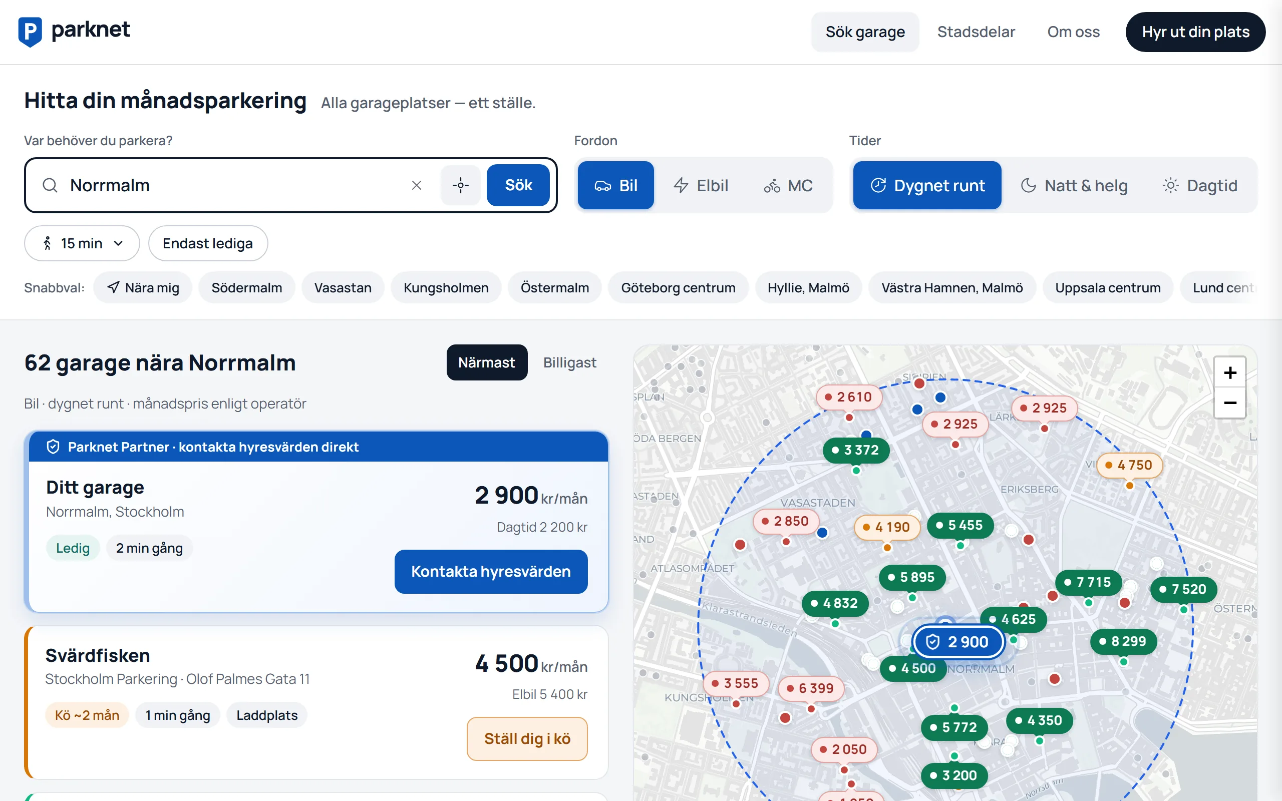 Sökresultat på parknet.se för Norrmalm: ett garage märkt Parknet Partner överst i listan och med en blå nål på kartan